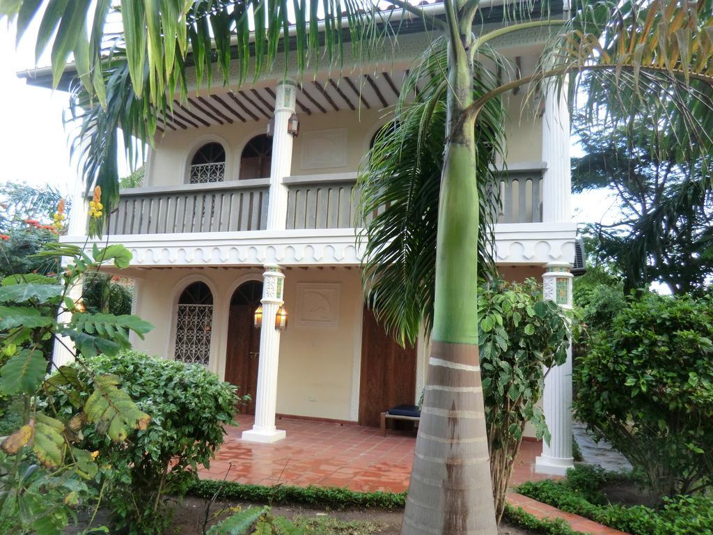 Villa Lamuhouse Praia de Diani Exterior foto